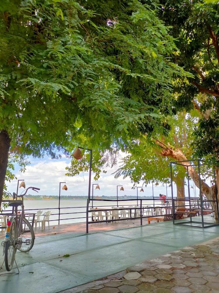 Фото Pilgrim's Kitchen & Inn