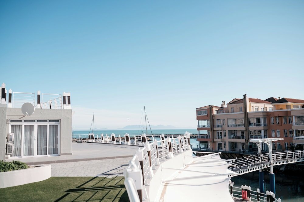 Фото Krystal Beach Hotel