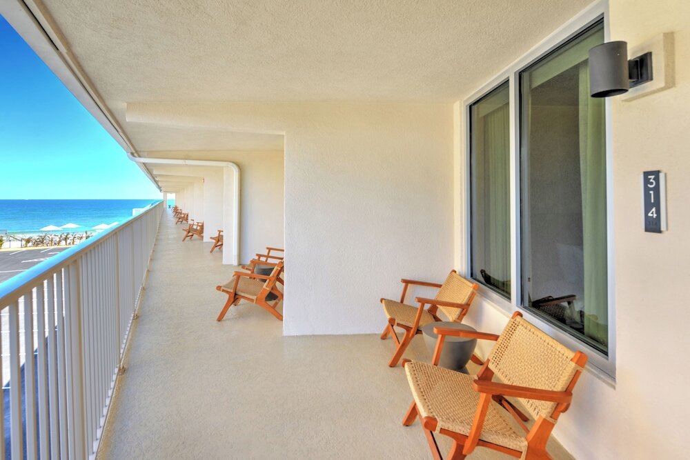 Фото Atlantic Ocean Palm Inn