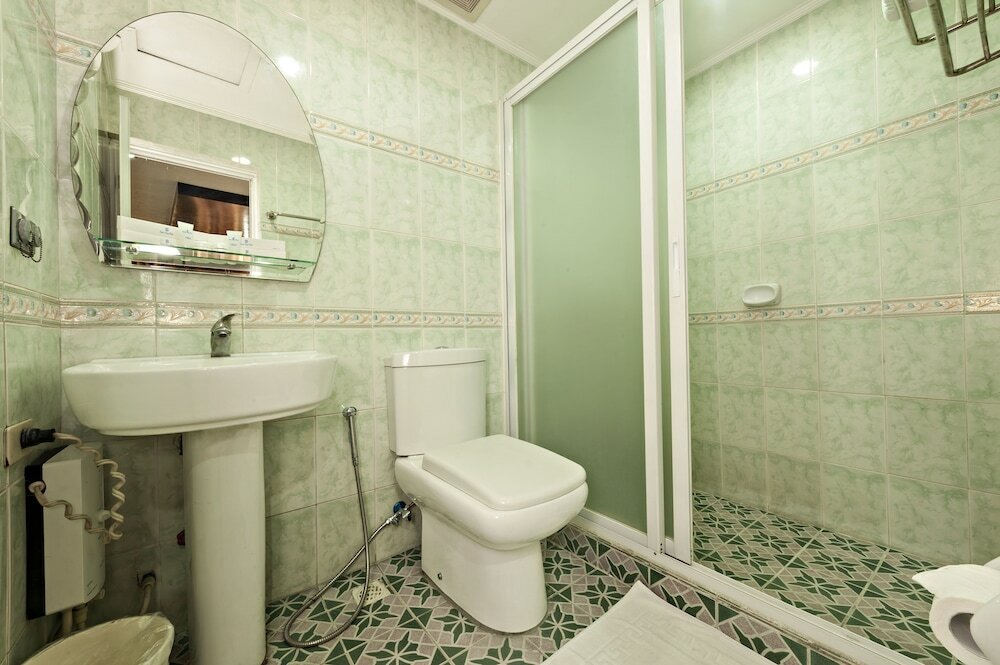 Фото Oyster Plaza Hotel