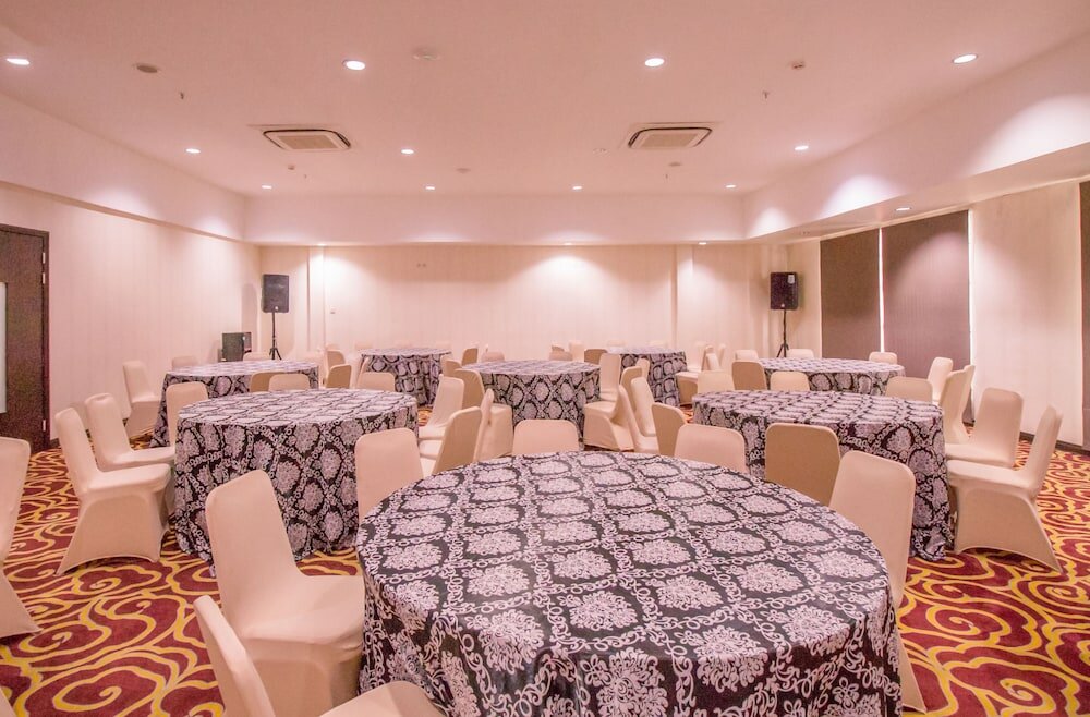 Фото Mercure Pontianak City Center