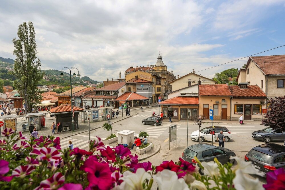 Фото Pigeon Square Rooms