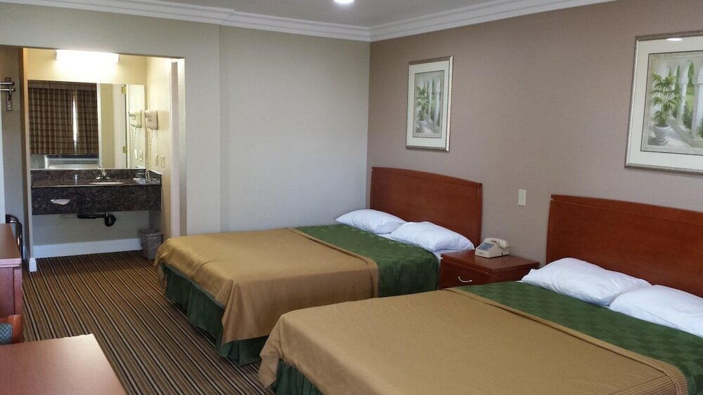 Фото Regency Inn & Suites