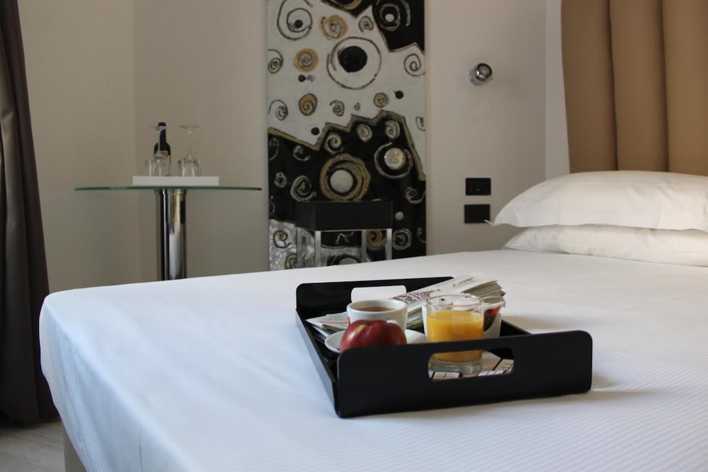 Фото Lhp Hotel Napoleon