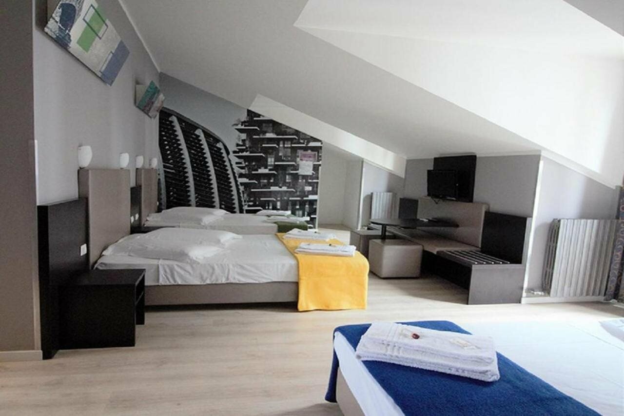 Фото Хостел New Generation Hostel Milan Center Navigli