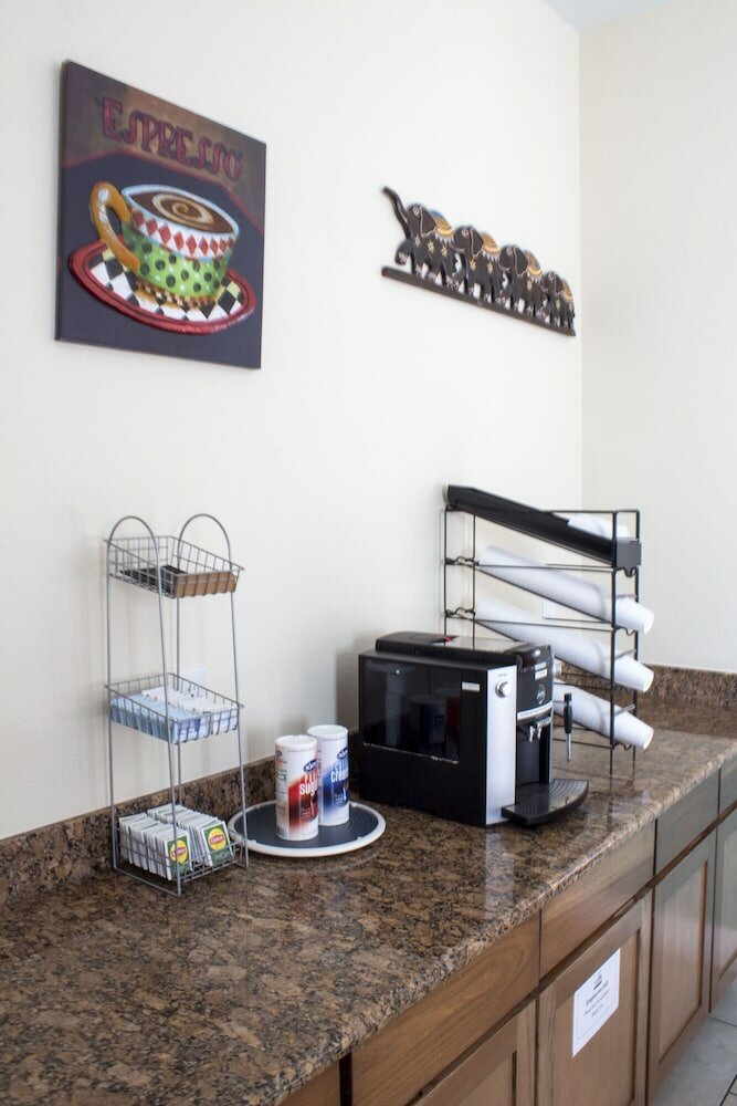 Фото The Bungalows Hotel & Event Center