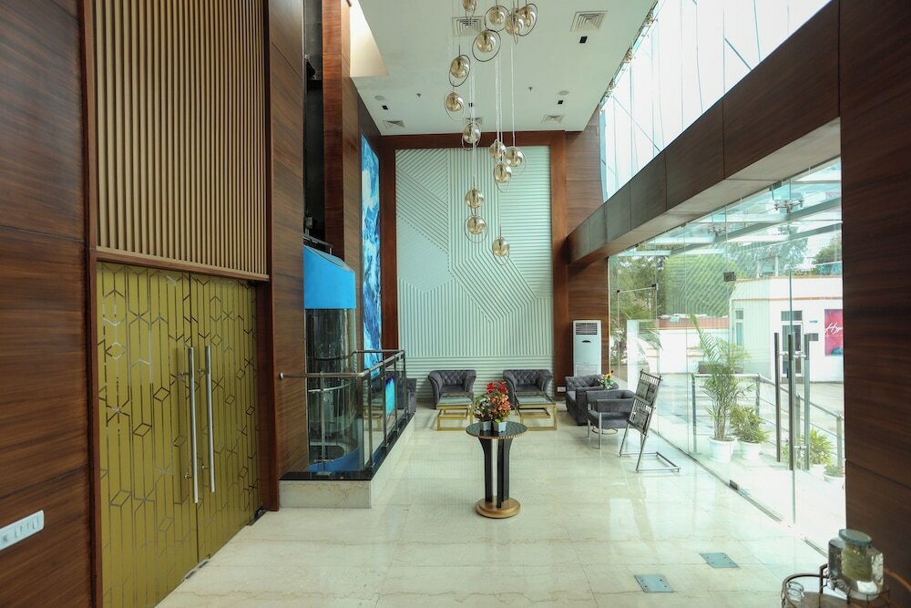 Фото Hyphen Business Hotel