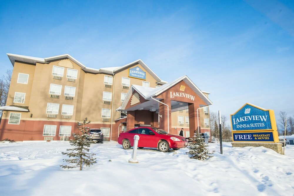 Фото Lakeview Inns & Suites - Chetwynd