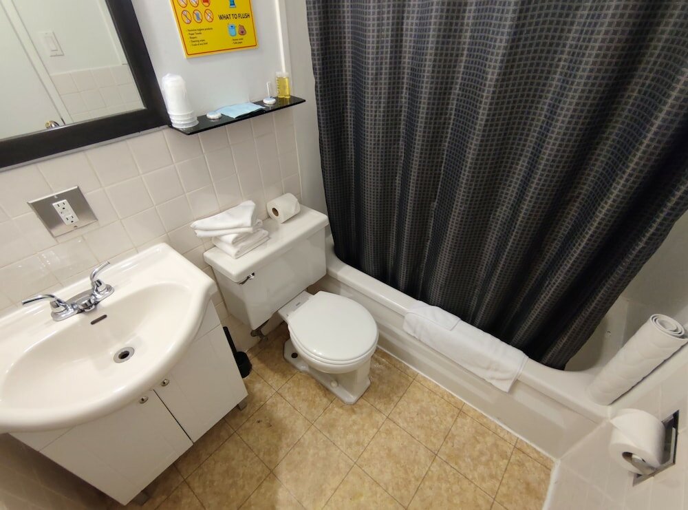 Фото Pemberton Hotel