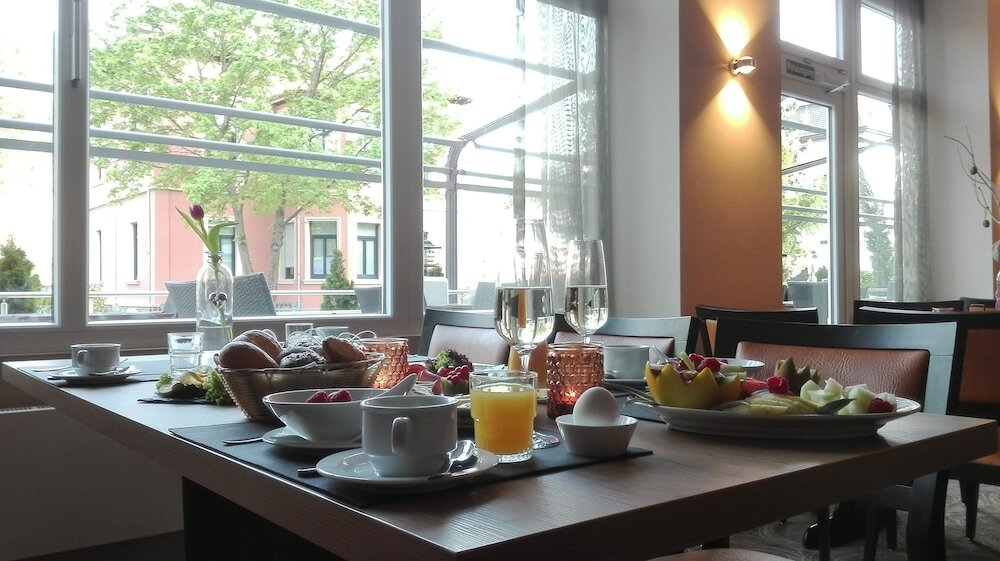 Фото Caravelle Hotel im Park