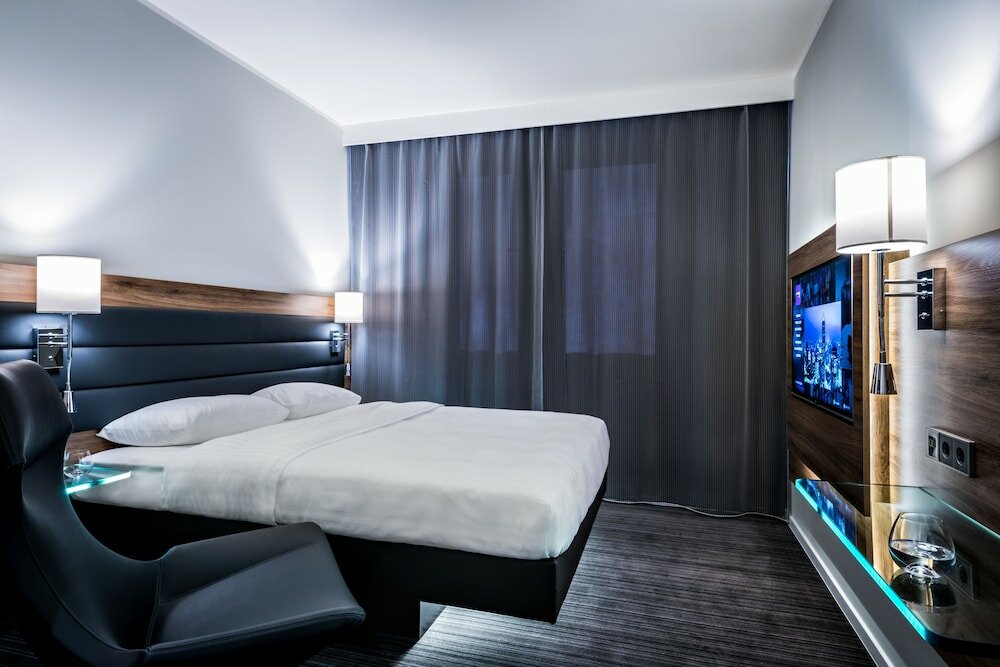 Фото Moxy London Excel