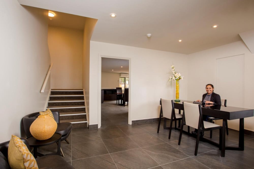 Фото Greenlane Suites