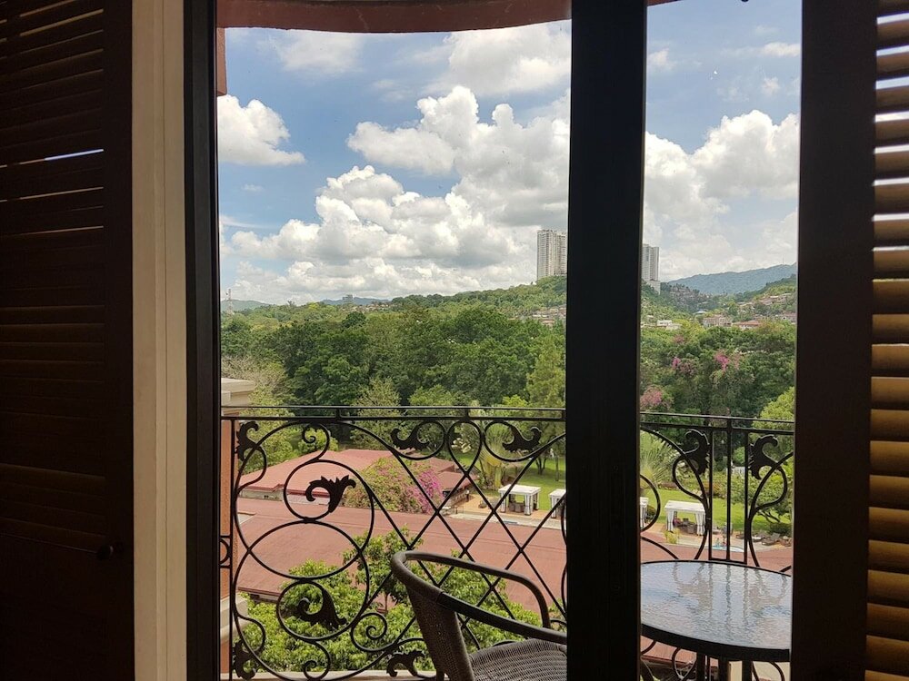 Фото Sophia Suites Residence Hotel