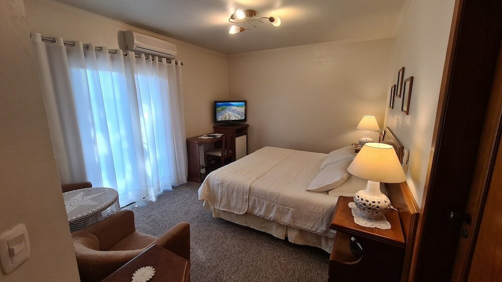 Фото Hotel Azaleia