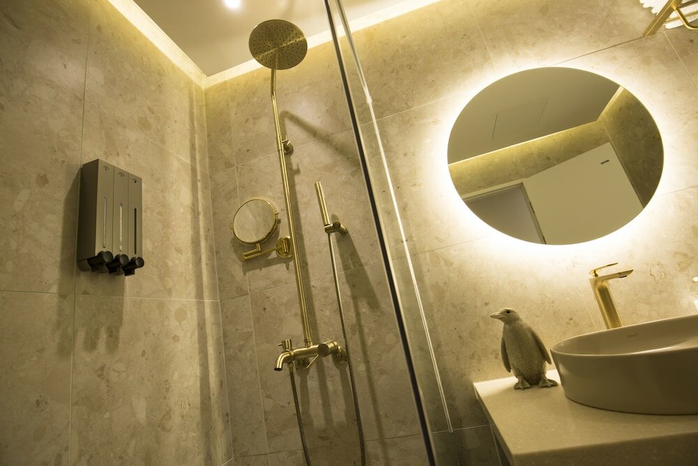 Фото Uh Suite The Jongno