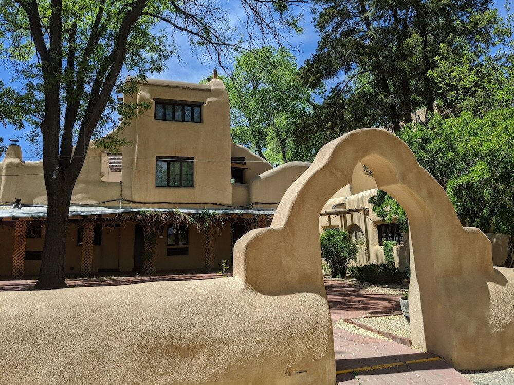 Фото Sagebrush Inn & Suites