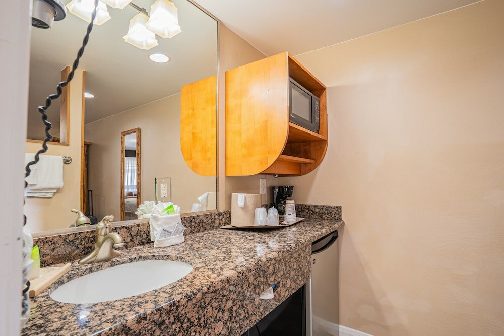 Фото Pioneer Lodge