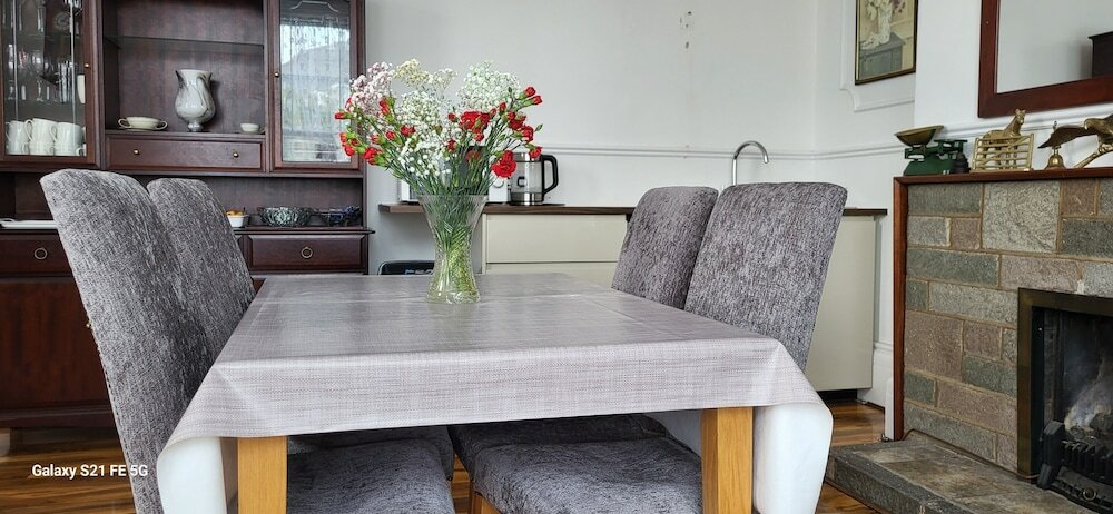 Фото Holly Lodge Guest House