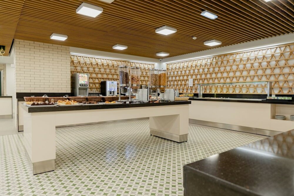 Фото Hotel Alif Campo Pequeno