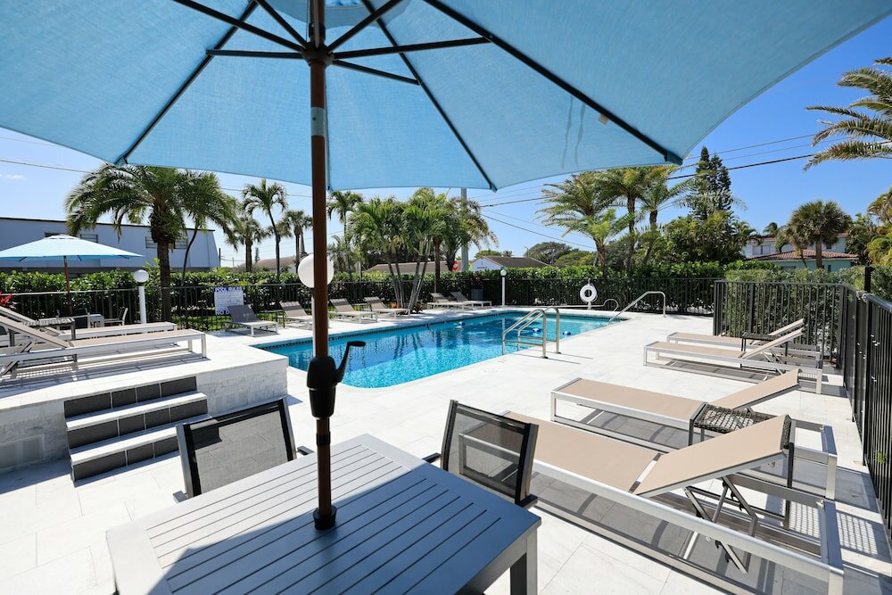 Фото Tropic Isle Beach Resort