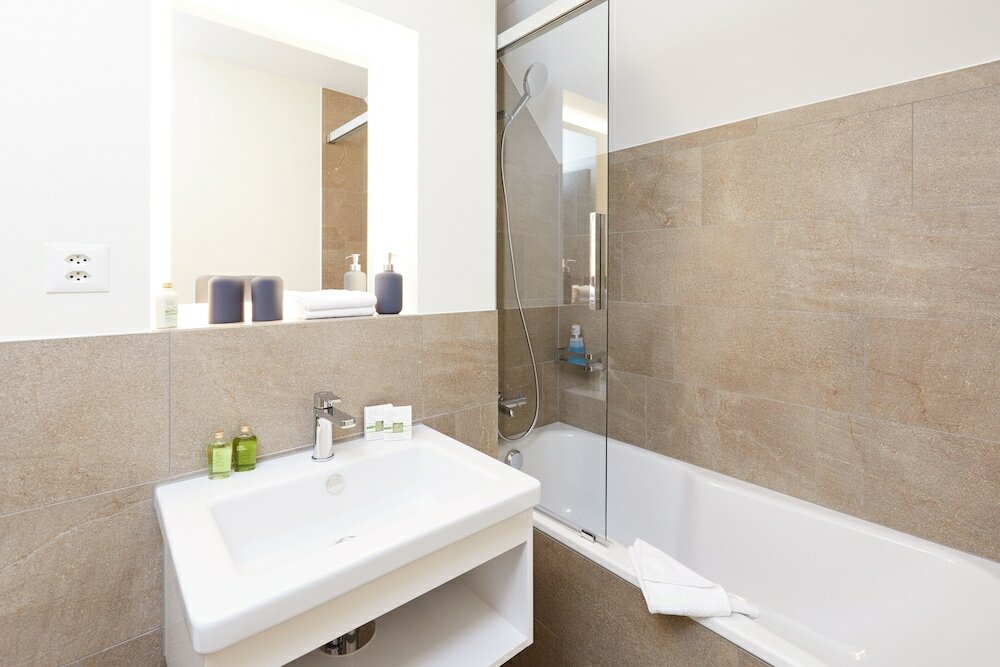 Фото Kreuz Bern Modern City Hotel