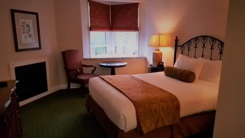 Фото The Monterey Hotel