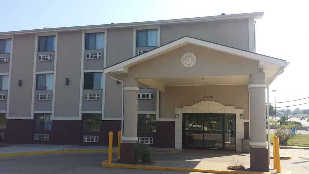 Фото Quality Inn I-70 at Wanamaker