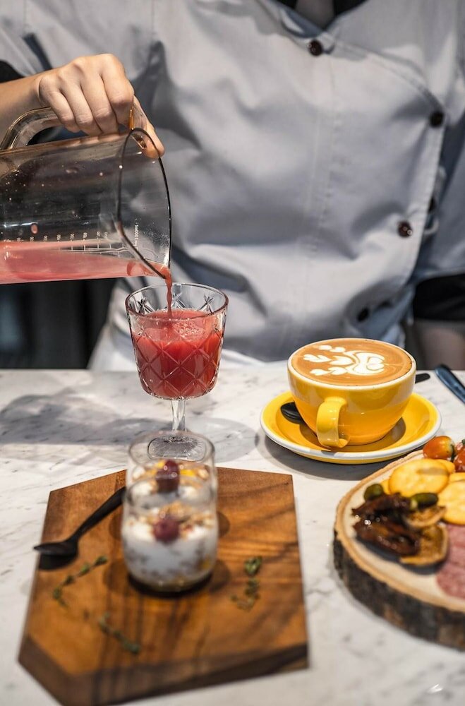 Фото Family Tree Hotel