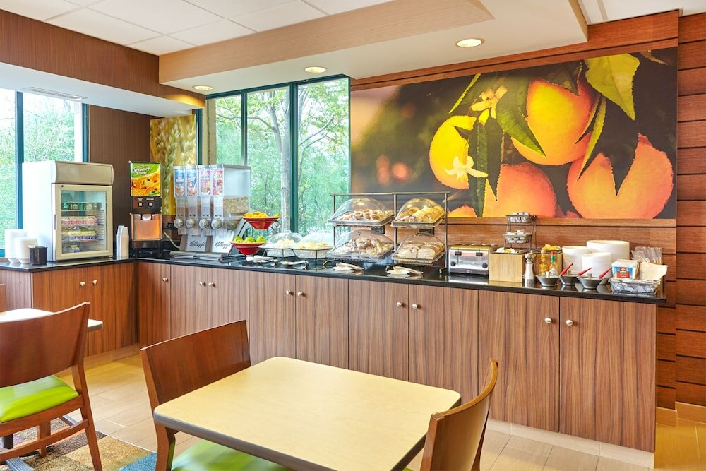 Фото Fairfield Inn & Suites by Marriott Lombard