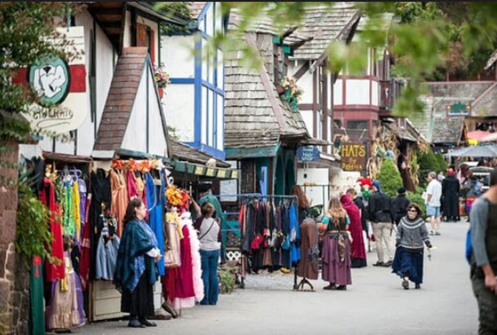 Фото Days Inn & Suites by Wyndham Lebanon Pa