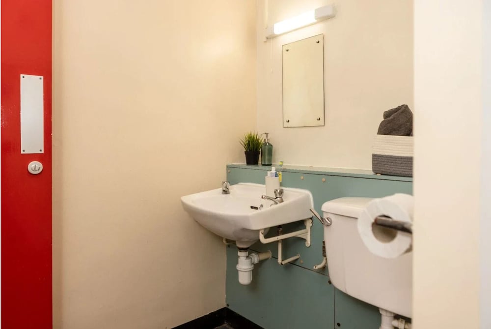 Фото John Lester & Eddie Colman Courts - Campus Accommodation