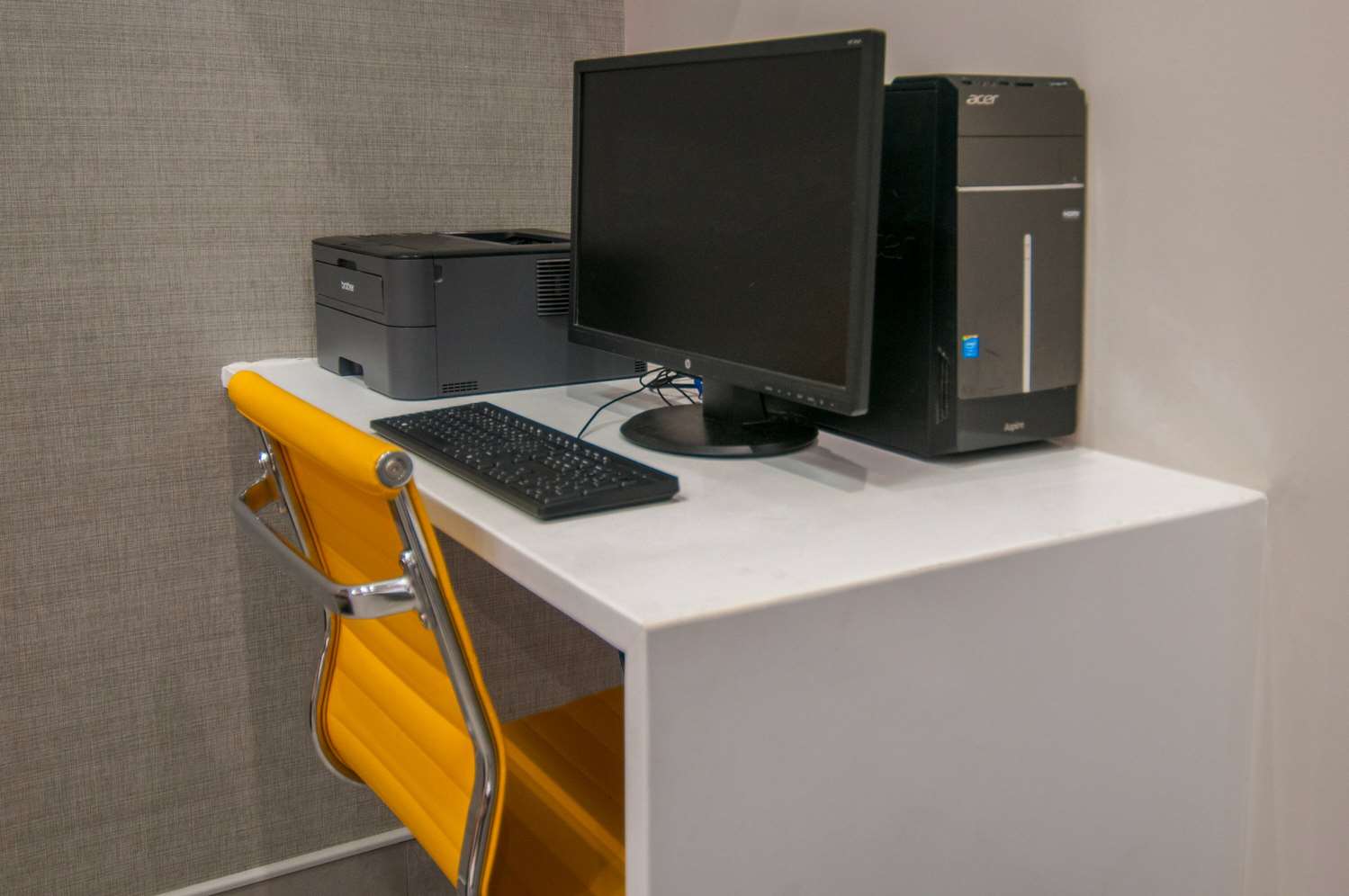 Фото Days Inn by Wyndham Suites San Antonio North/Stone Oak