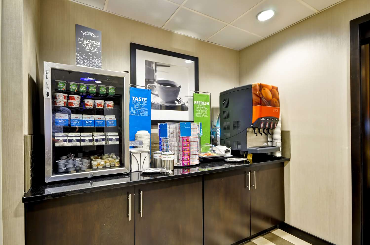 Фото Hampton Inn Overland Park, Ks