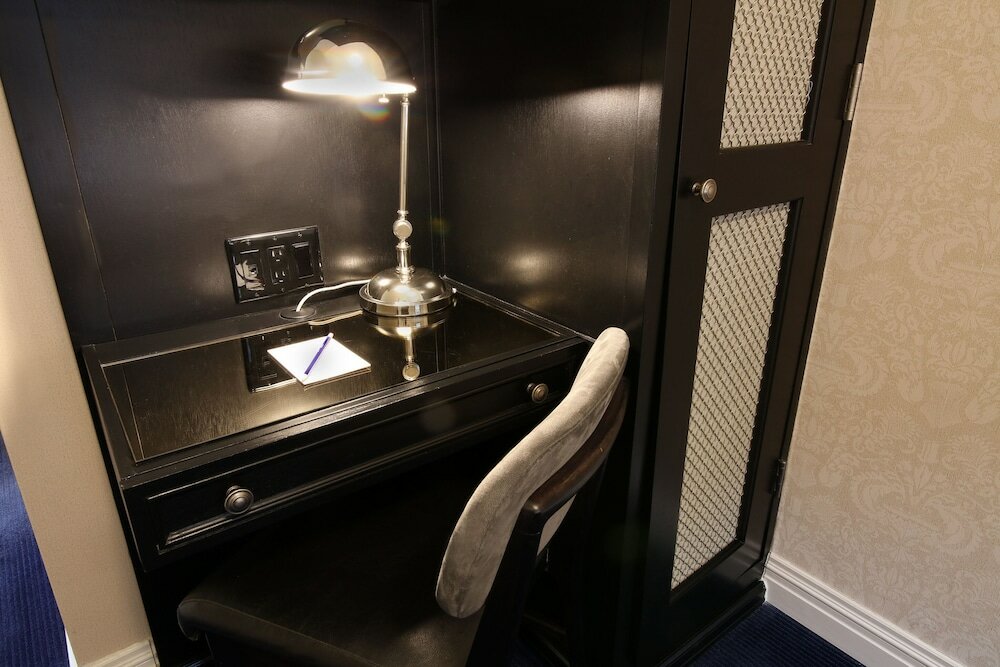 Фото The Frederick Hotel