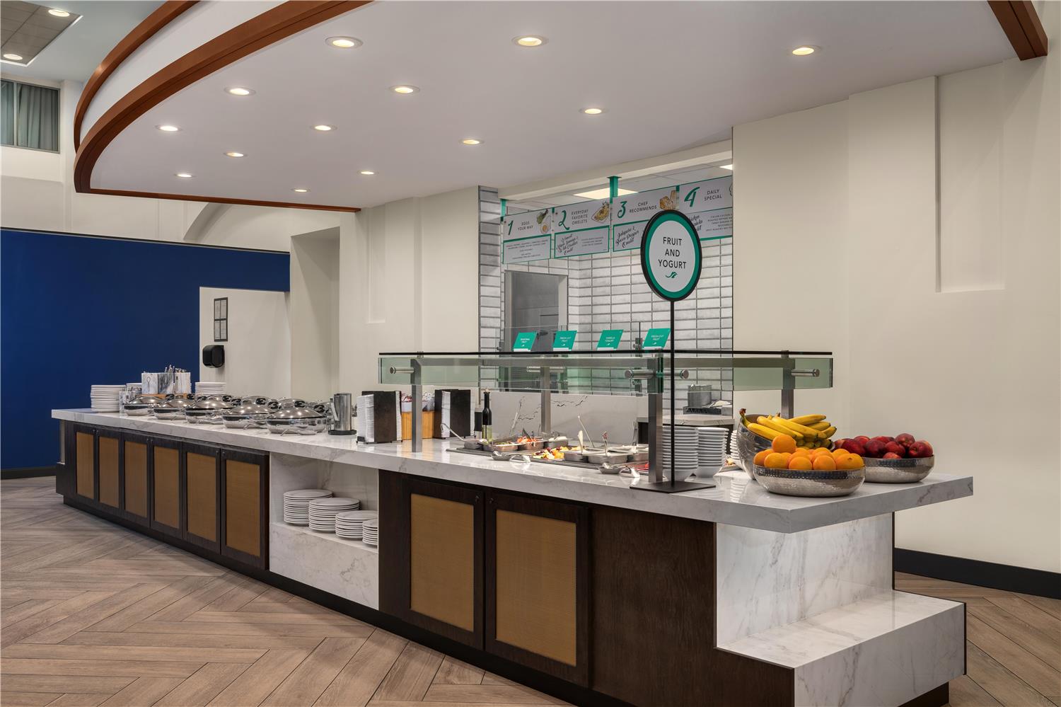 Фото Embassy Suites by Hilton Boston at Logan Airport