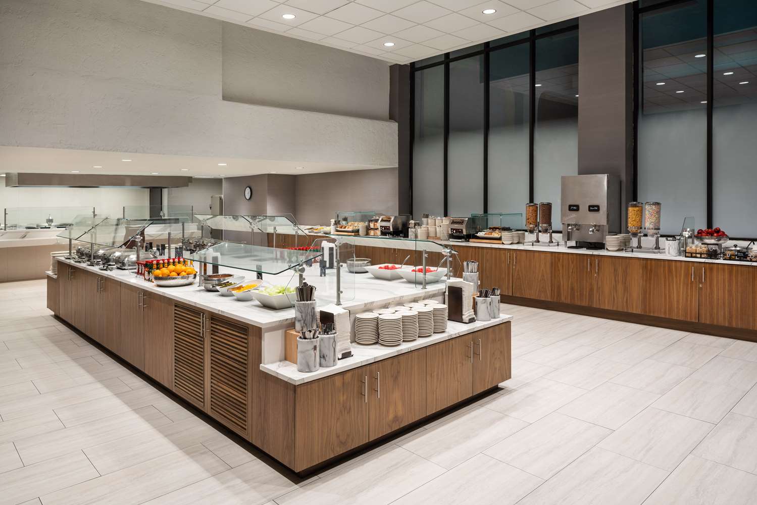 Фото Embassy Suites by Hilton Austin Central