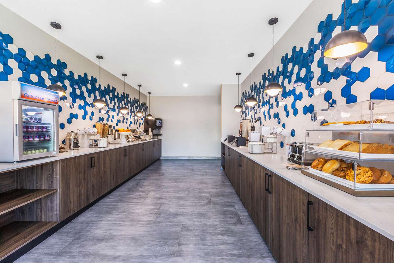 Фото La Quinta Inn & Suites by Wyndham Galveston