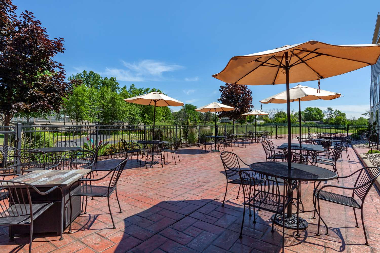 Фото Best Western Premier Bridgewood Resort Hotel