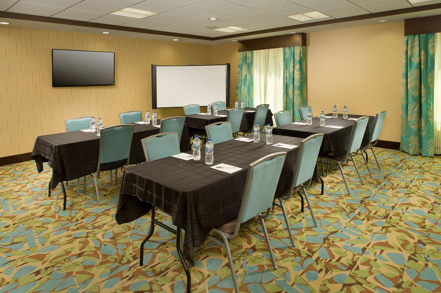 Фото Hampton Inn Lake Charles