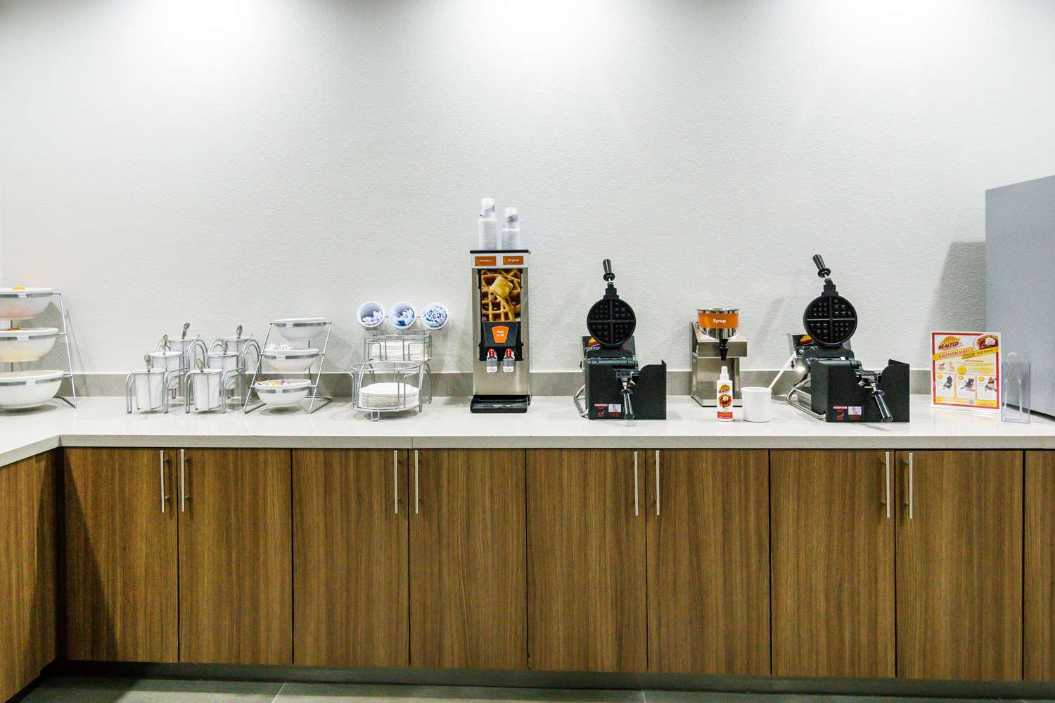 Фото Comfort Suites DeSoto Dallas South