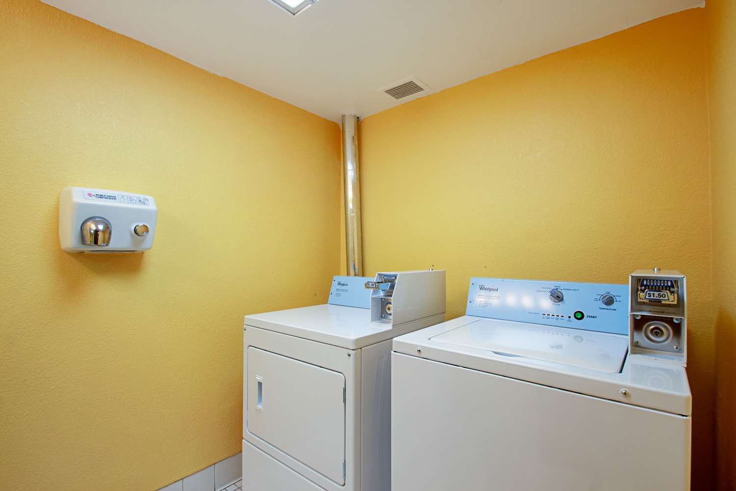 Фото Travelodge by Wyndham Appleton