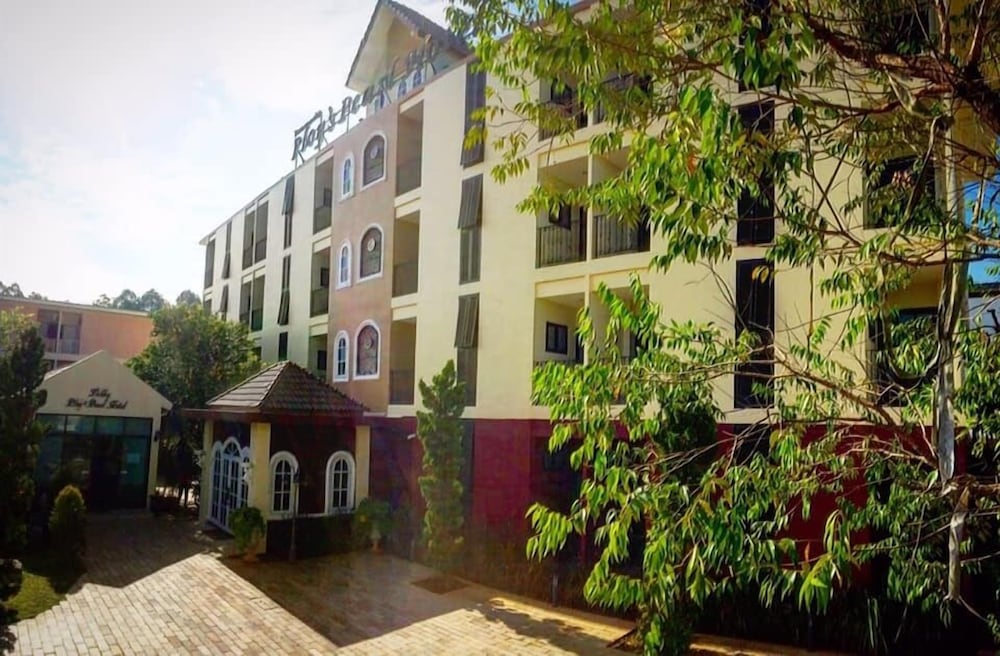 Фото Ploy's Pearl Hotel