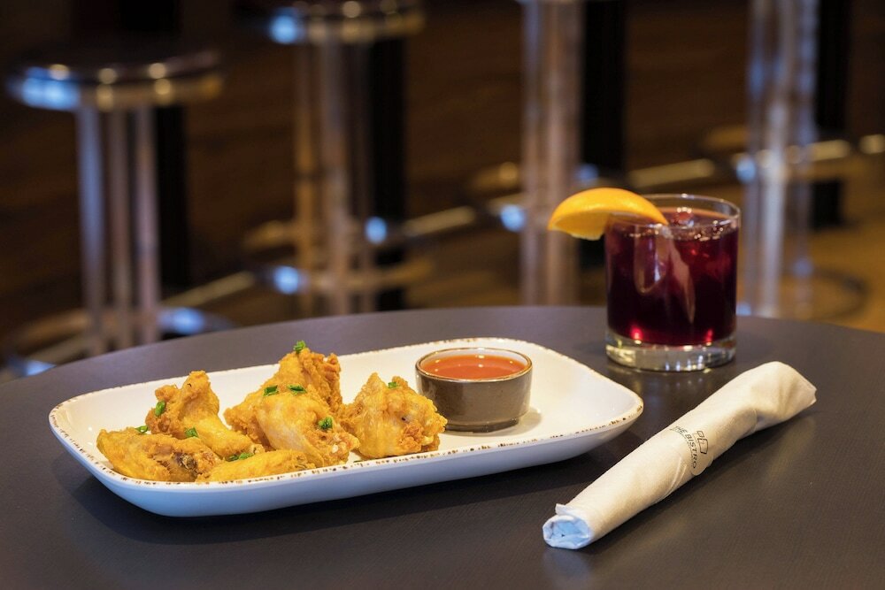 Фото Courtyard by Marriott Hartford Manchester