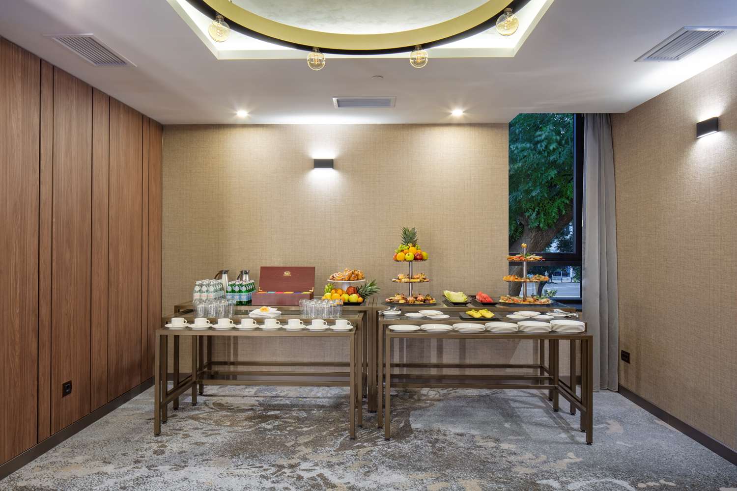 Фото DoubleTree by Hilton Plovdiv Center