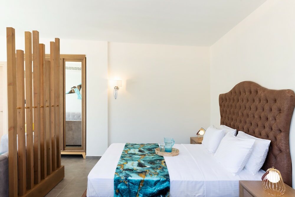 Фото Alexandra Elegance Bridging Generations