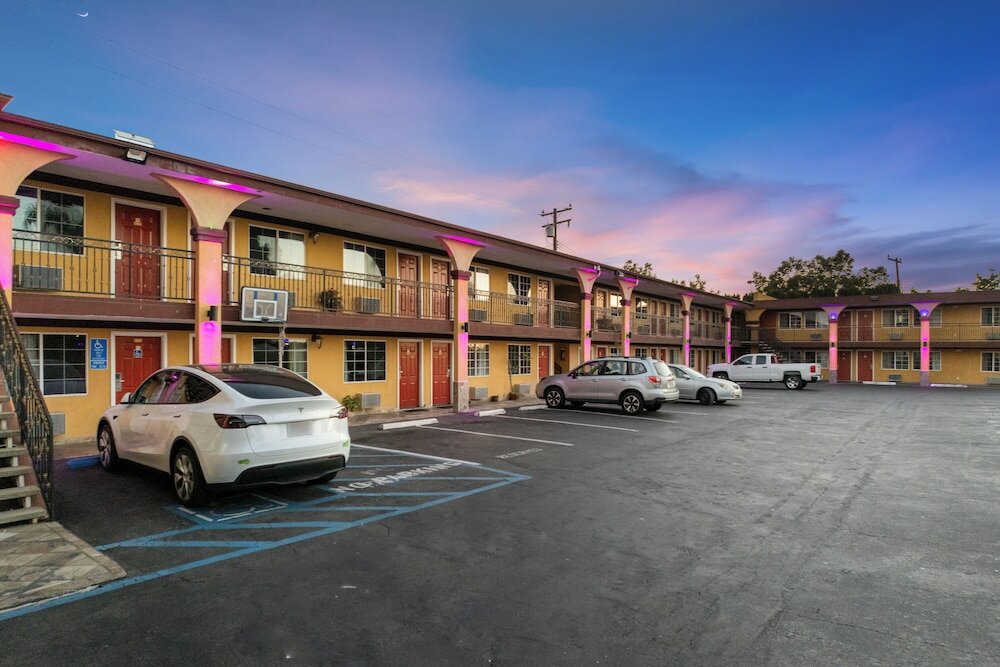 Фото Sky Palm Motel