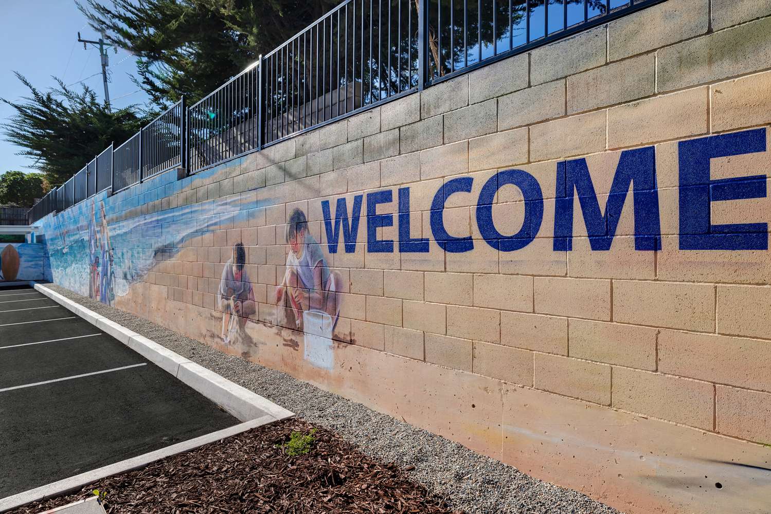 Фото Hampton Inn & Suites Marina