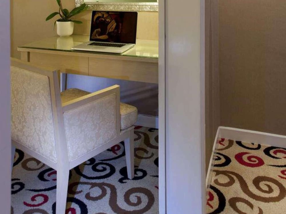 Фото Maytower Apartment