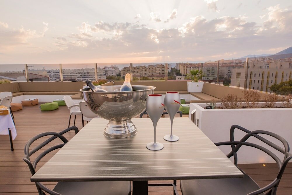 Фото Daos Suites Terrace Marbella