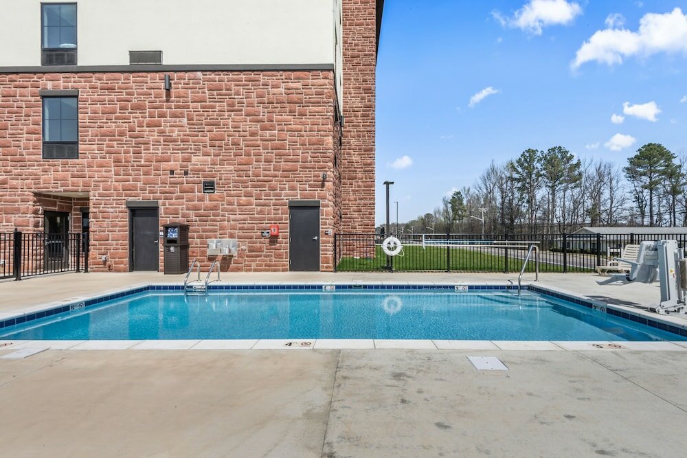 Фото Cobblestone Hotel & Suites - Cullman